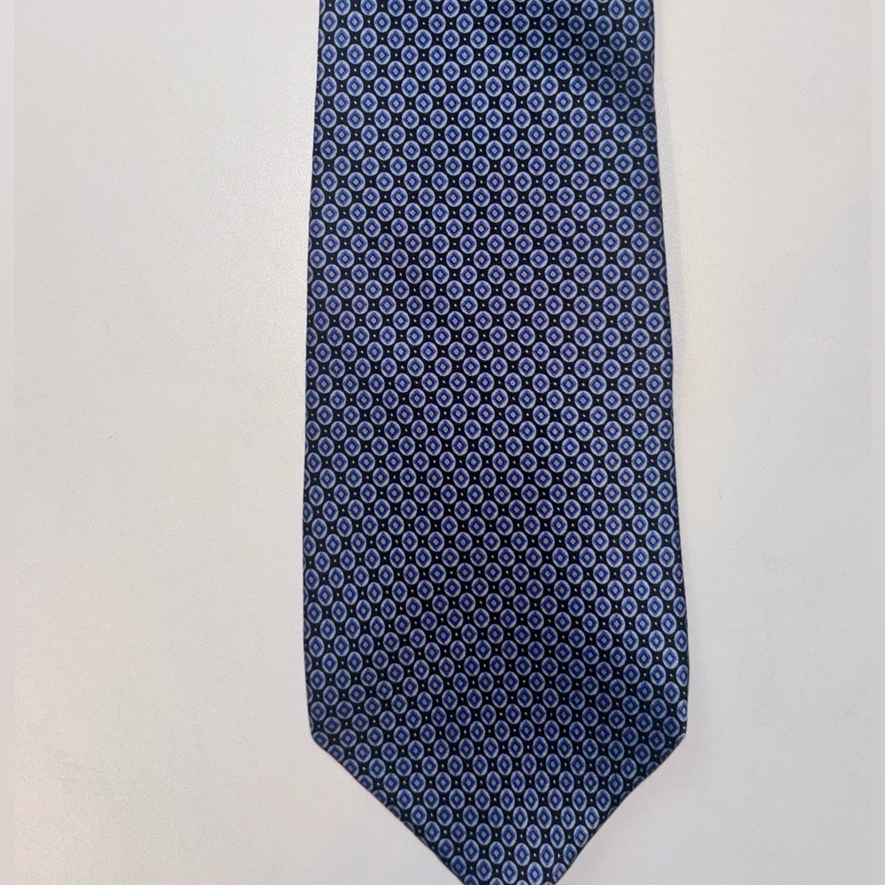 Croft & Barrow Mens Blue Geometric Medallion 100% Silk Handmade Necktie 58" Long